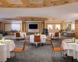 Anwar Al Madinah Mövenpick Hotel thumbnail