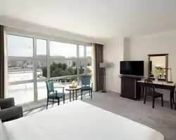 Anwar Al Madinah Mövenpick Hotel thumbnail
