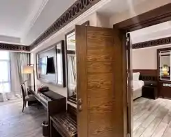 Violet Hotel thumbnail