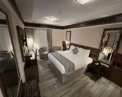 Violet Hotel thumbnail