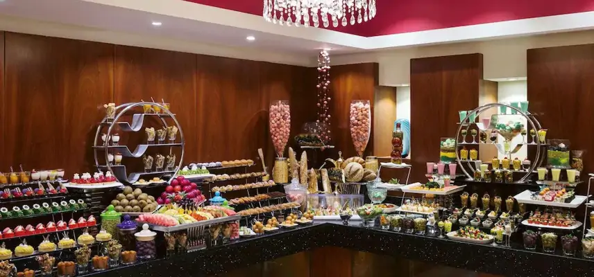 Anwar Al Madinah Mövenpick Hotel image