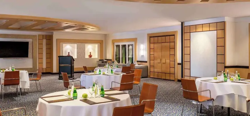 Anwar Al Madinah Mövenpick Hotel image