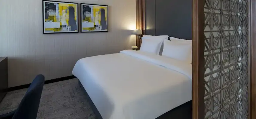 Anwar Al Madinah Mövenpick Hotel image
