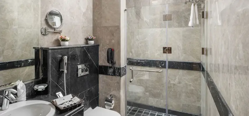Roots Hotel image