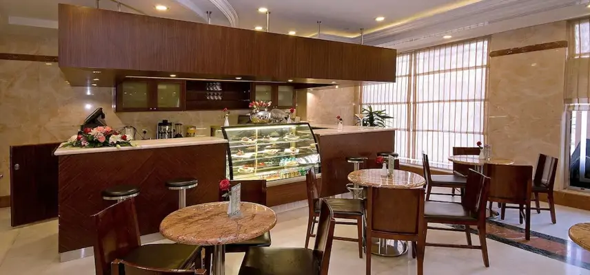 Dorrar Al Eiman Royal image