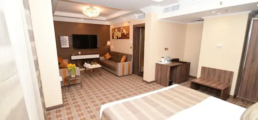 Golden Tulip Al Zahabi image