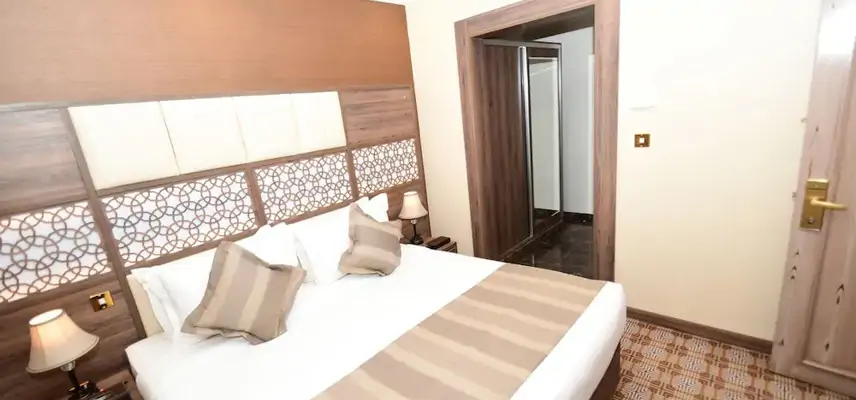 Golden Tulip Al Zahabi image