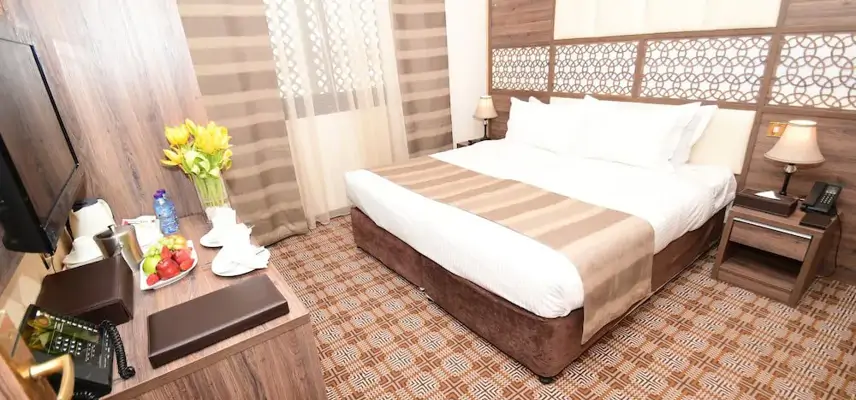 Golden Tulip Al Zahabi image