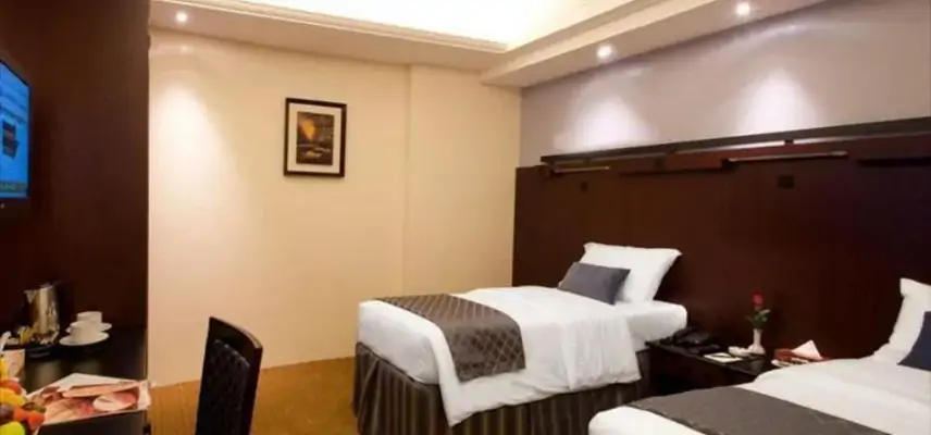 Mira Awan Hotel image