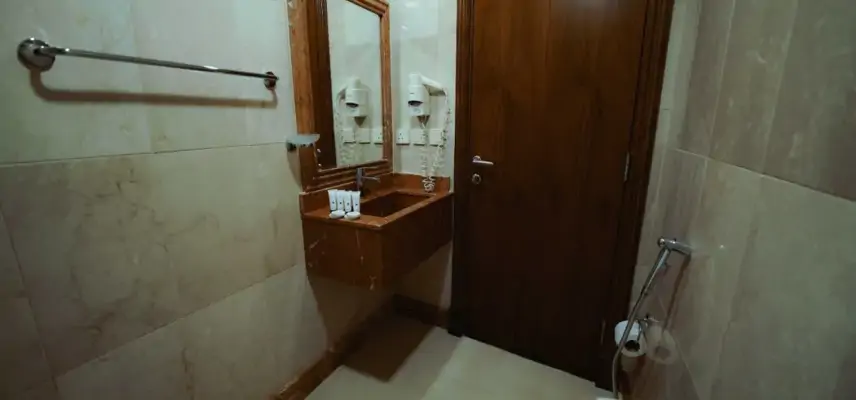 Nour Al Thuria Hotel image