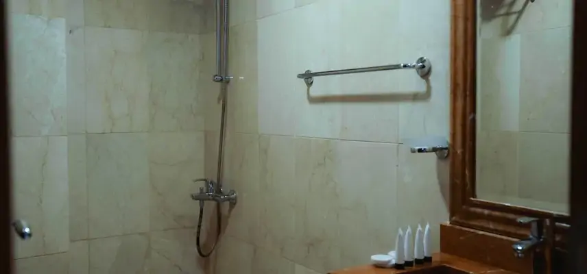 Nour Al Thuria Hotel image