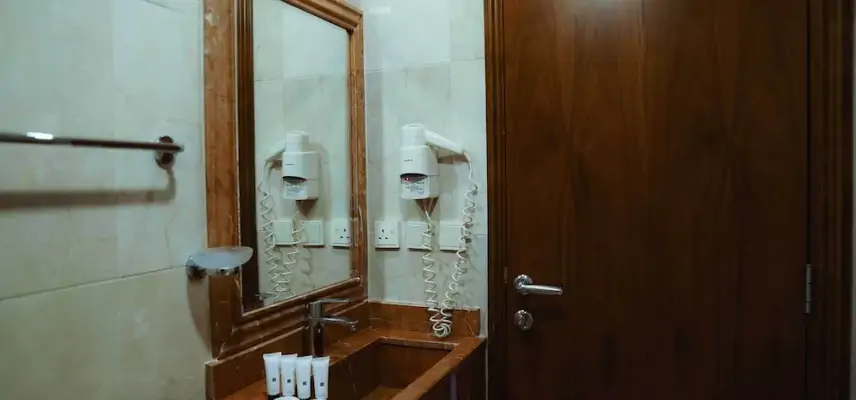 Nour Al Thuria Hotel image