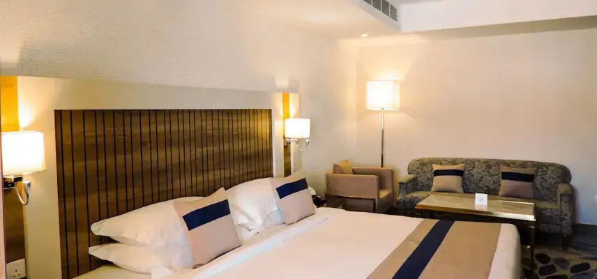Season Star Hotel image