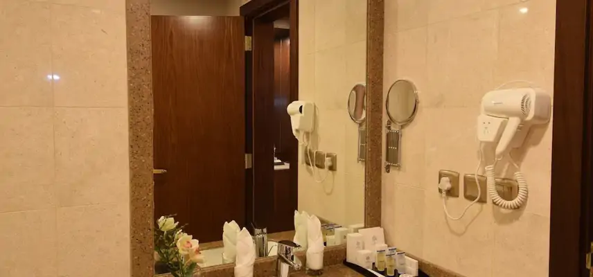 Zaha Al Munawara Hotel image