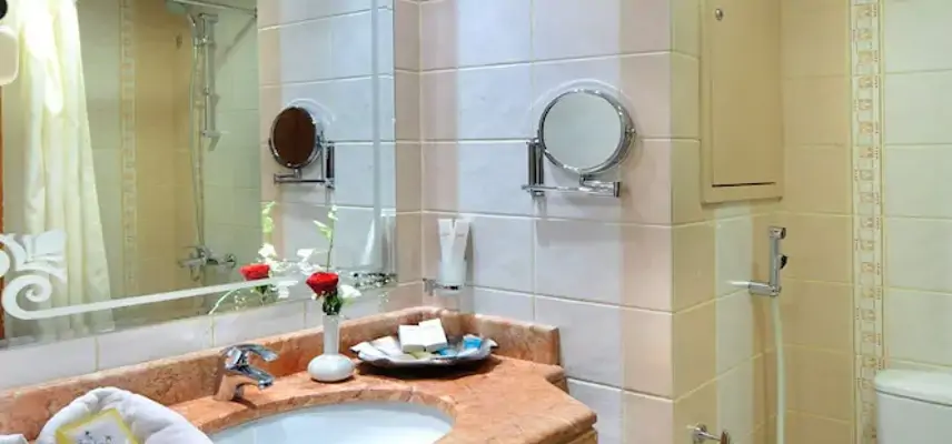 Zowar International Hotel image
