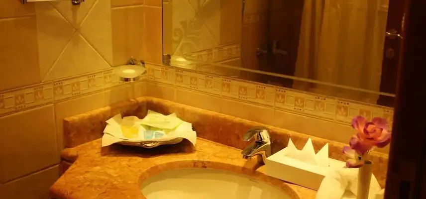 Zowar International Hotel image